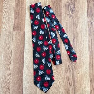 Vintage designs by A. Roger’s Novelty Apple & Schoolhouse tie